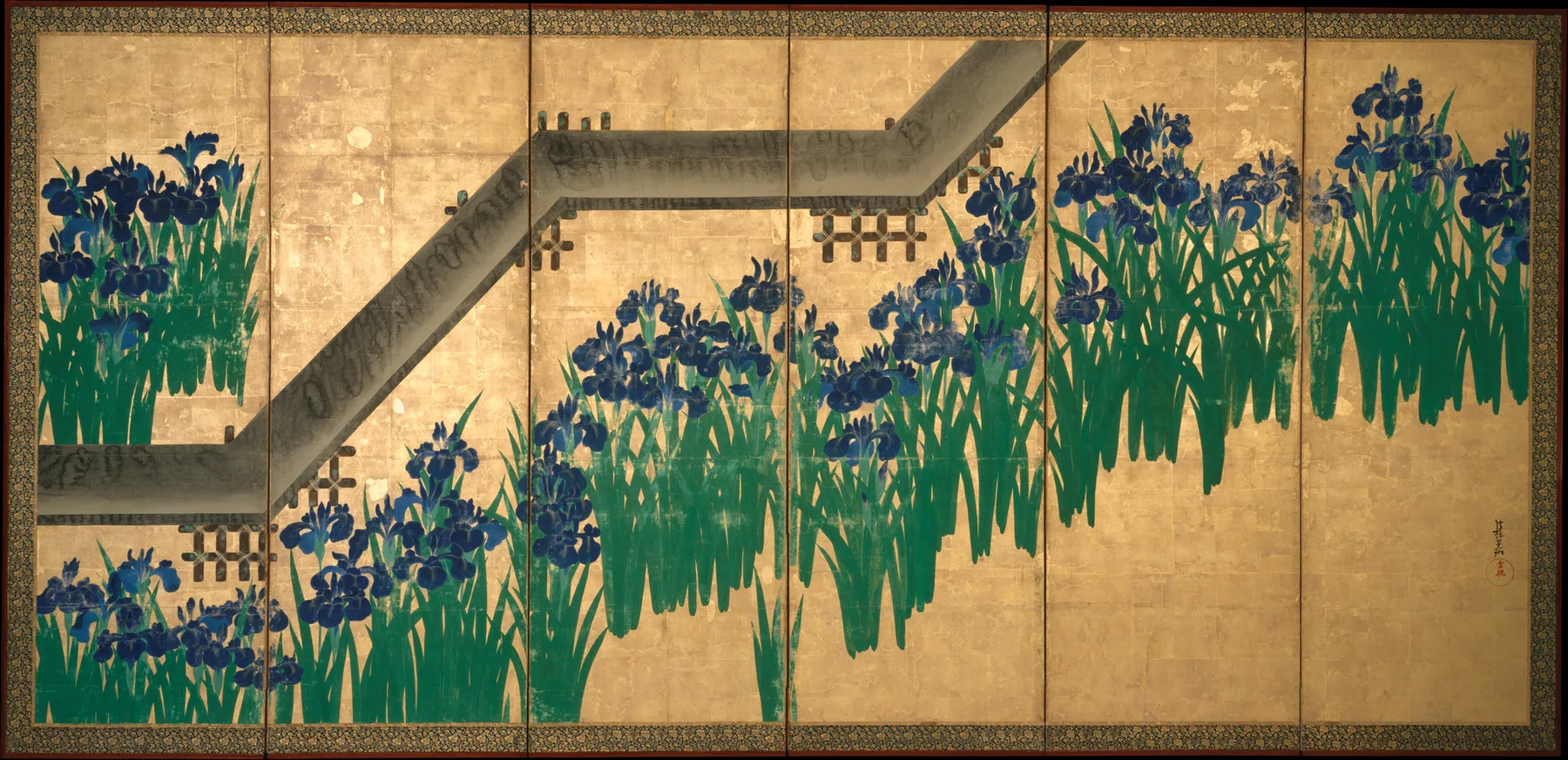 尾形光琳《八橋圖屏風》：金箔底的六曲屏風上，藍色燕子花與綠葉沿著一座之字形木橋展開。
