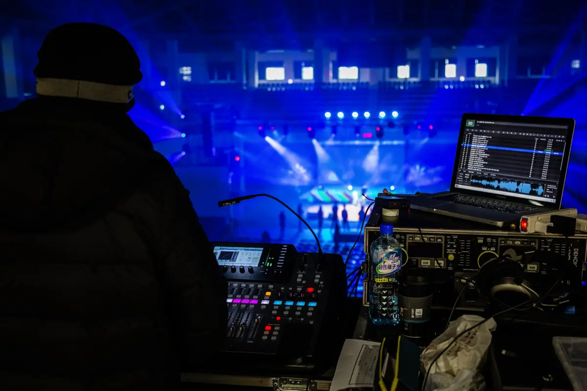 後台控台 — 燈光音控操作